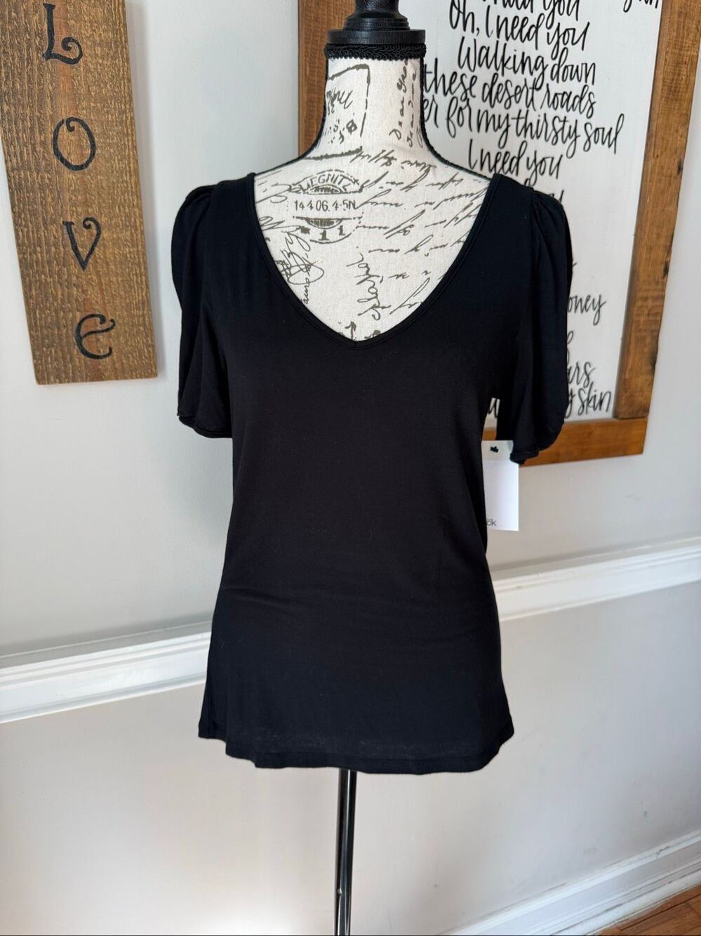 NWT Nordstrom Rack Women's V-Neck Short Puff Sleeve Pullover Blouse Black Small